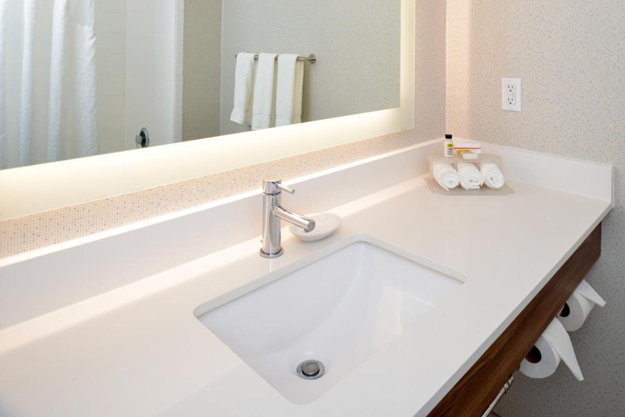 Holiday Inn Express Lodi By Ihg Buitenkant foto